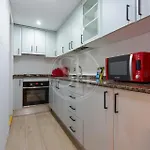 Practico Cerca De Estacion De Sants Барселона