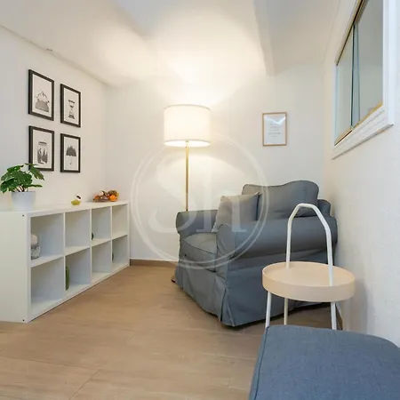 Practico Cerca De Estacion De Sants 公寓